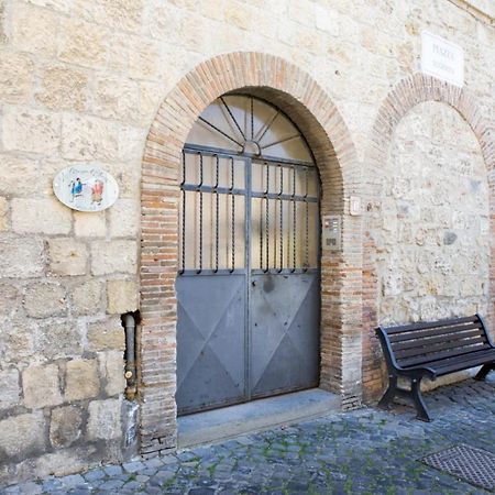 La Maison D'Etrusque Bed and Breakfast Tarquinia Buitenkant foto